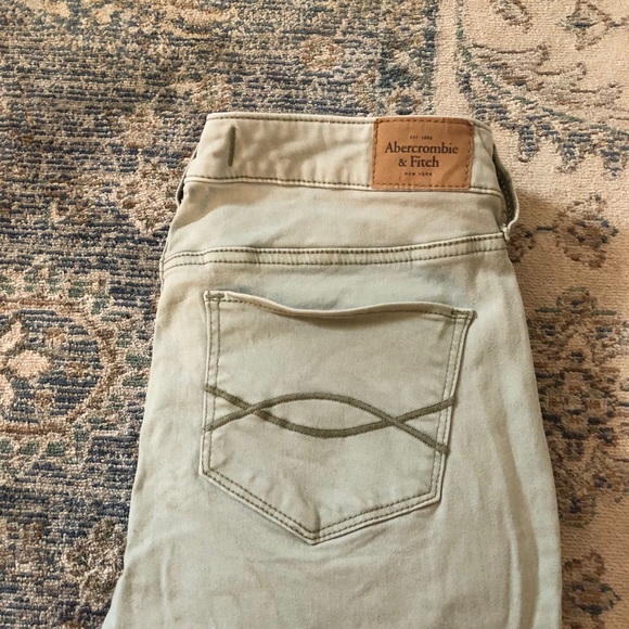 Abercrombie and Fitch Jeggings/Jeans - Size 8 - Picture 1 of 3